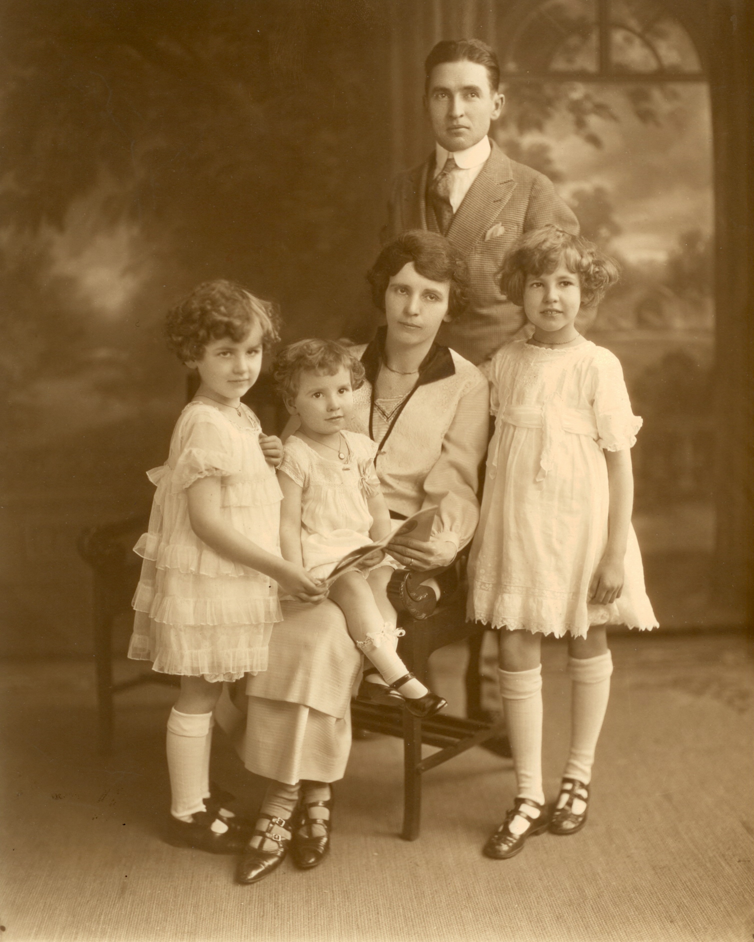 Frank Lynch Family, c. 1922
